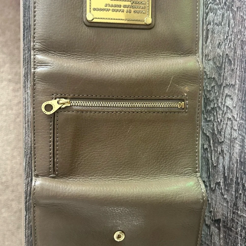 Marc Jacobs Taupe Leather Wallet with Gold Accents - Picture 3 of 5